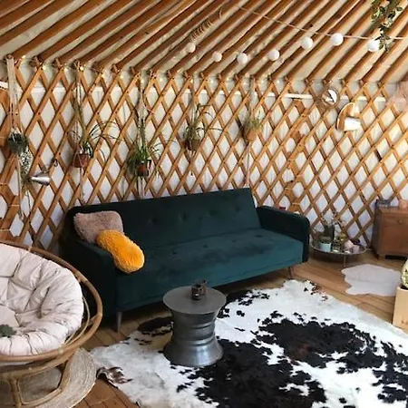 Yurs Glamping Baexem